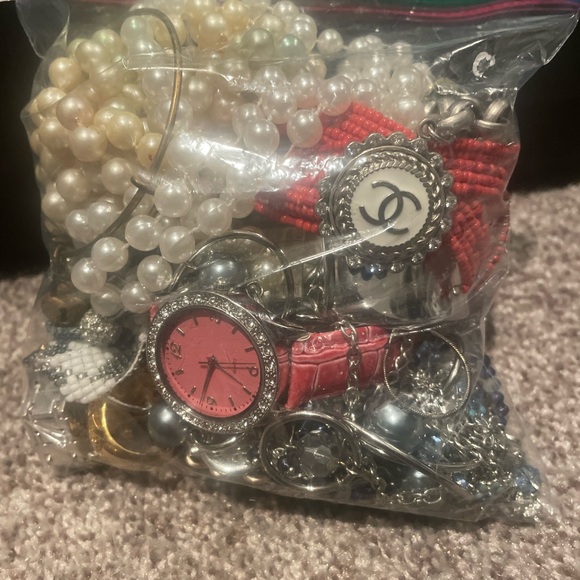 Viral Mystery Jewlery bag - Picture 1 of 1